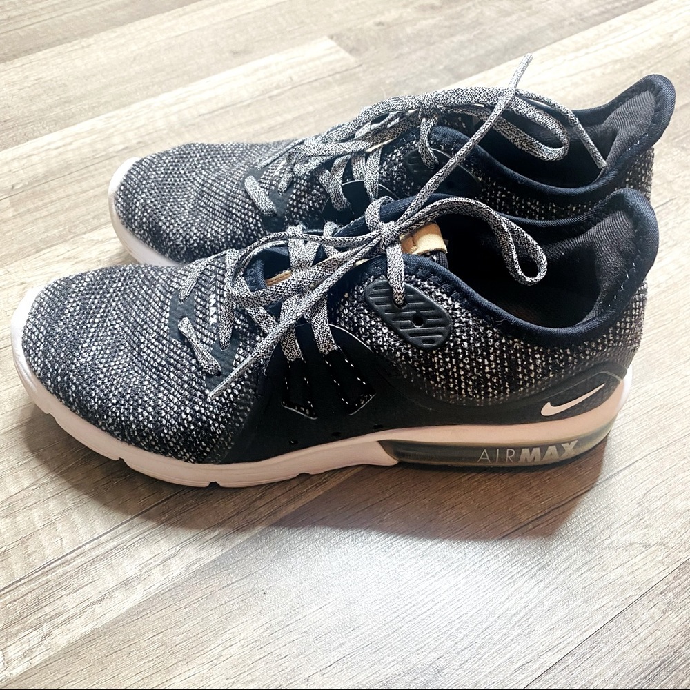 Nike Women’s air max size 6 1/2